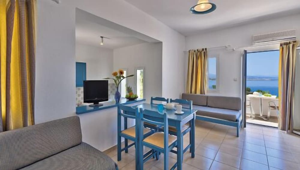 Фото Tersanas Village Apartments