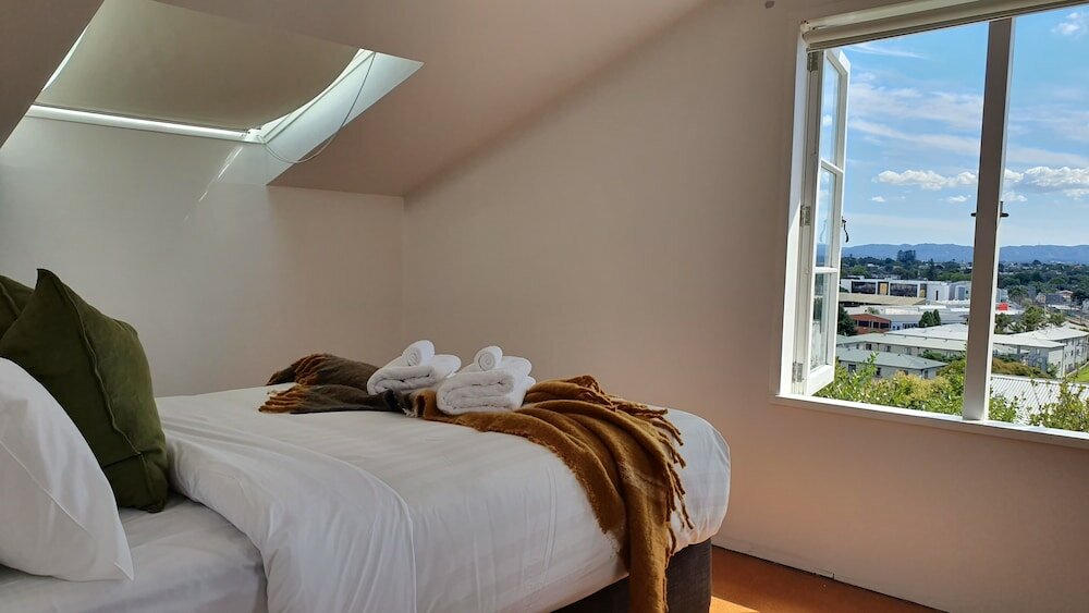 Фото Bright and Modern Oasis in Kingsland