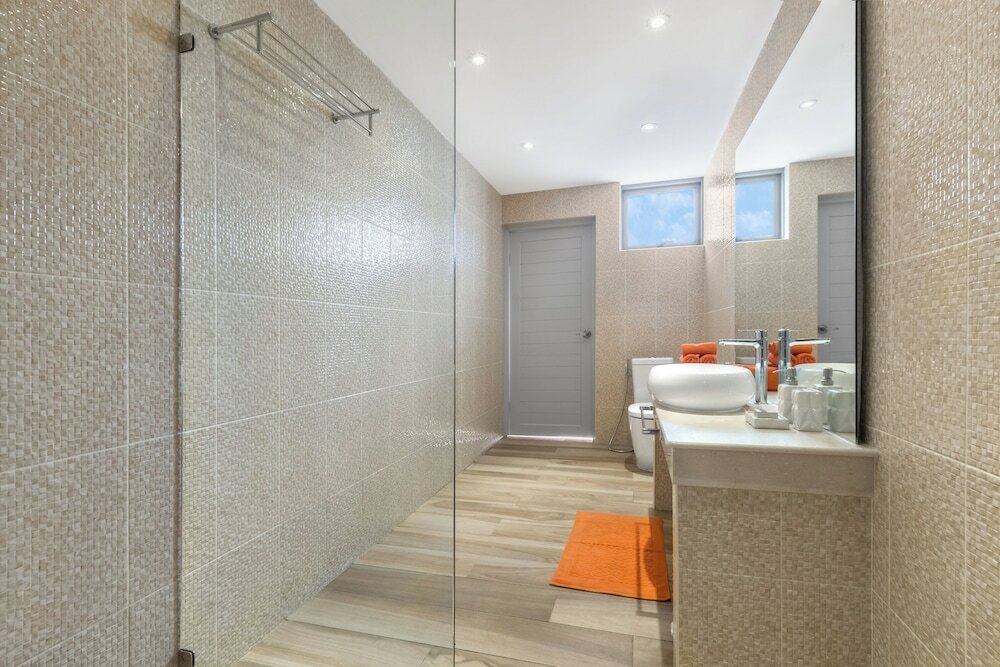 Фото Вилла с 3 Спальнями на Курорте с Пляжным Клубом и Консьерж-Сервисом