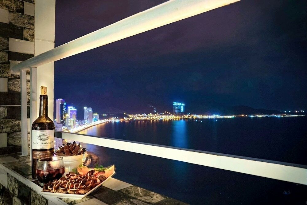 Фото Hqh Sea View Apartment