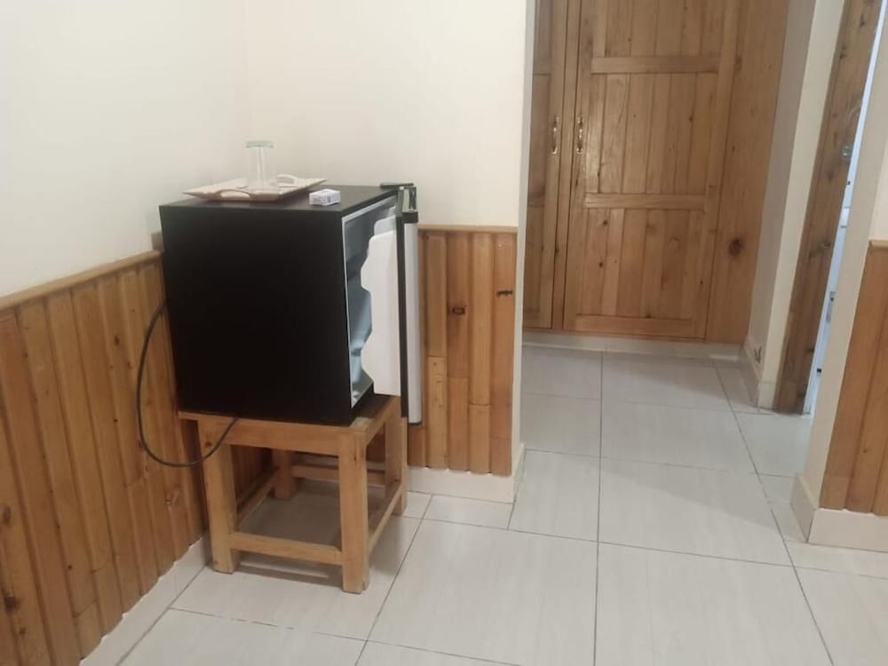 Фото Mountain Inn Hotel Chitral