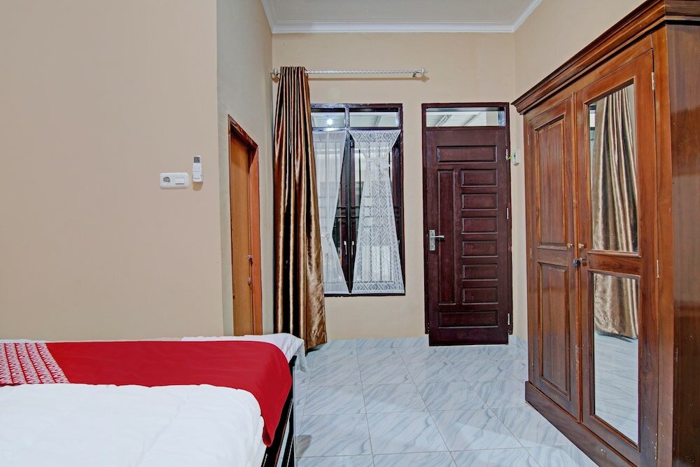 Фото Oyo 92223 Alfatar Homestay Syariah