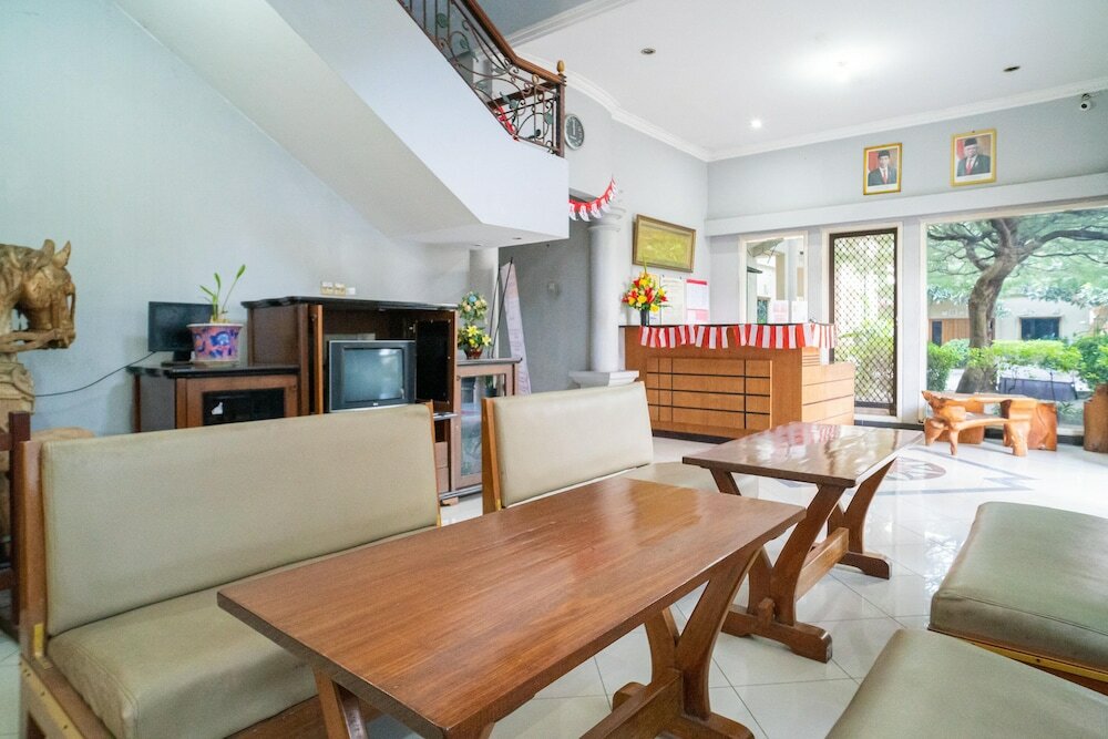 Фото RedDoorz near Rumah Sakit Baptis Kediri