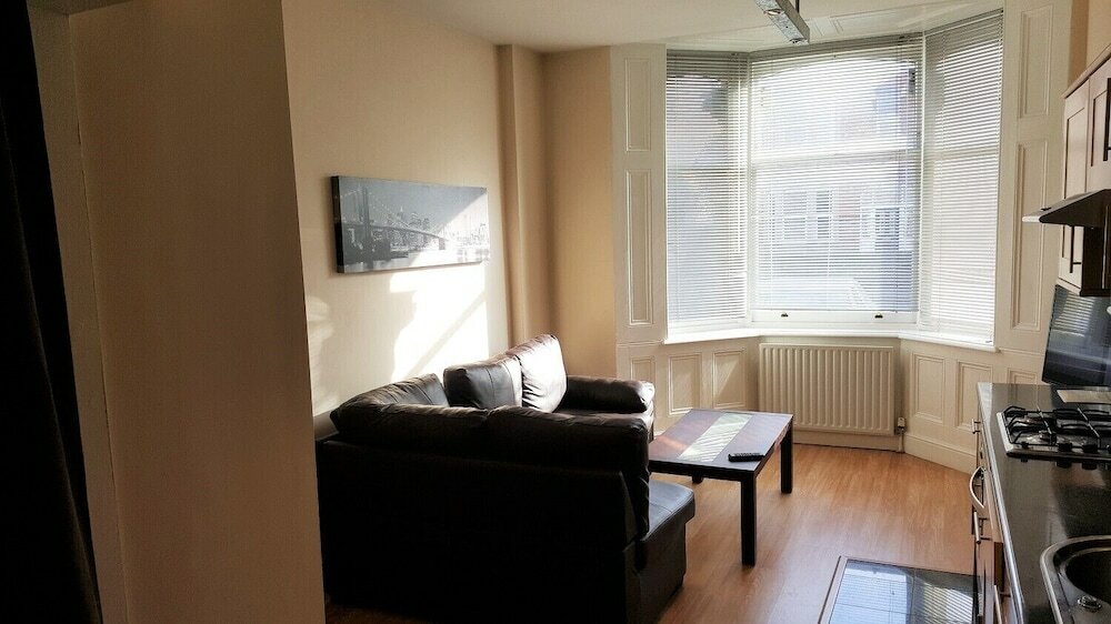 Фото Bath Road Apartments