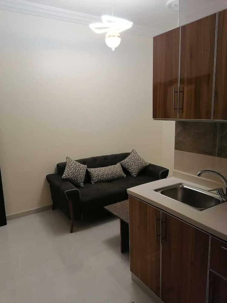 Фото Iwan alandalusia hotel suites AlRehab