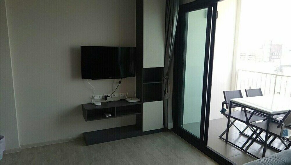 Фото The Base Central Pattaya Sea View