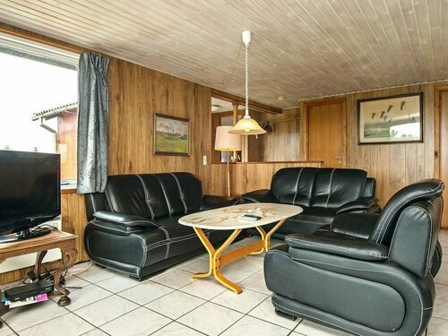 Гостиница Vibrant Holiday Home in Rømø near Sea