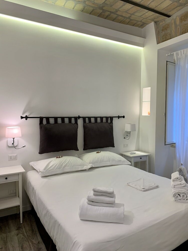 Фото Luxury Rooms near Colosseum