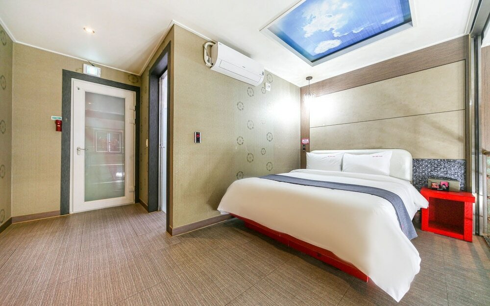 Фото Pohang Haedodong Olleh Motel