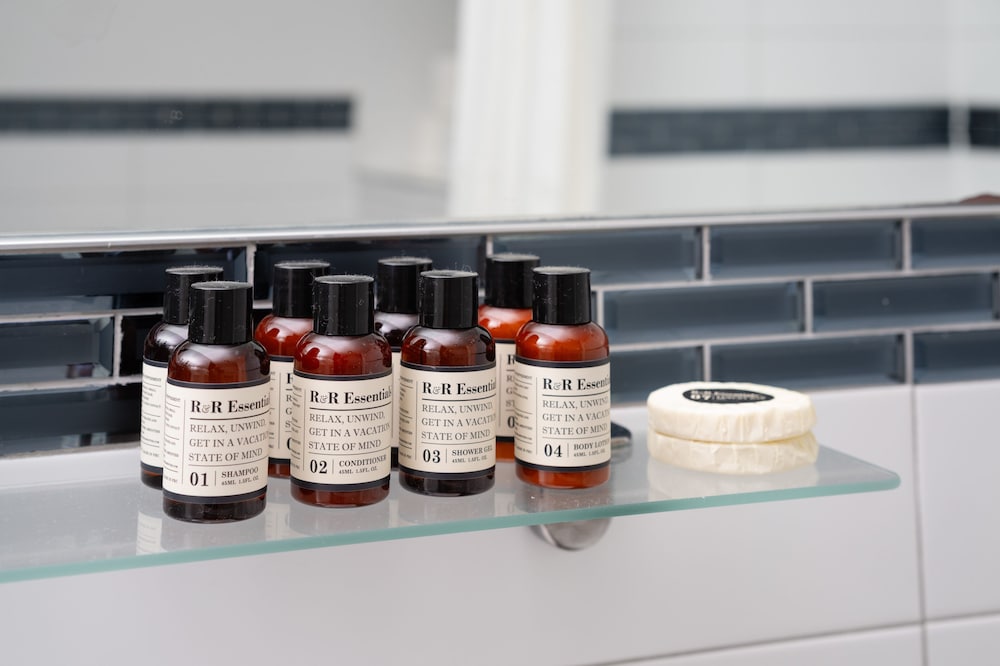 Фото Little Charlie Hotel