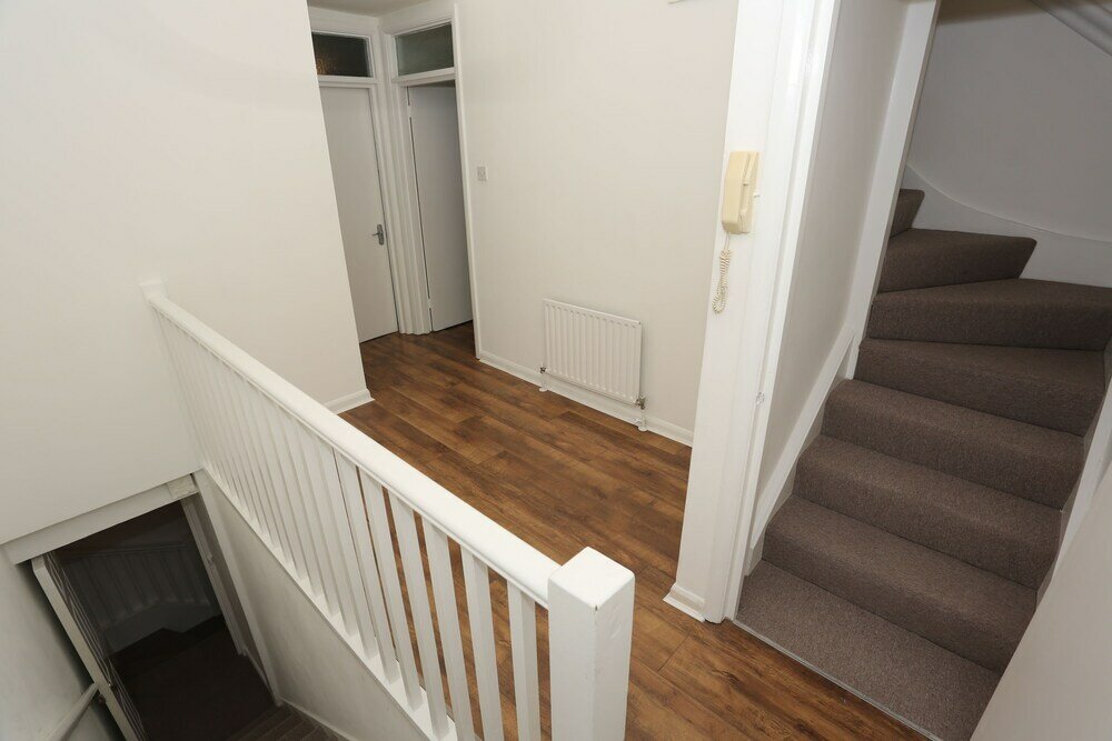 Фото 3 Beds 2 Baths Oxford Circus