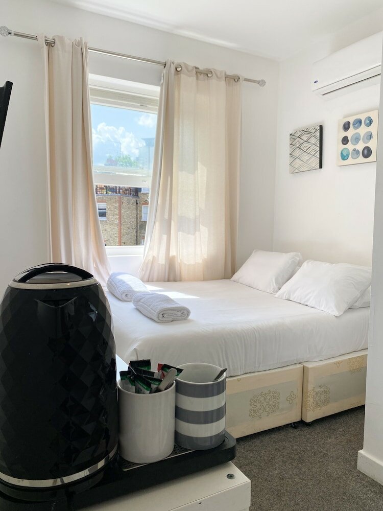 Фото Wembar Hotel