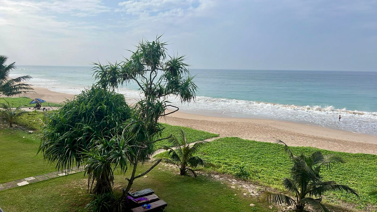 Фото Lotus Beach Resort