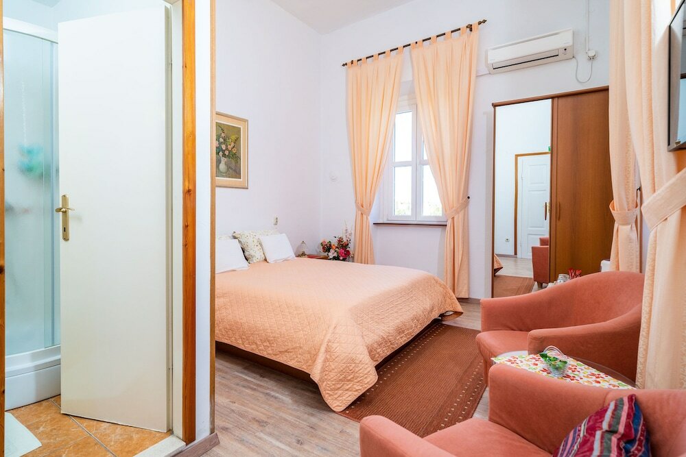 Фото House Boninovo - Adults Only