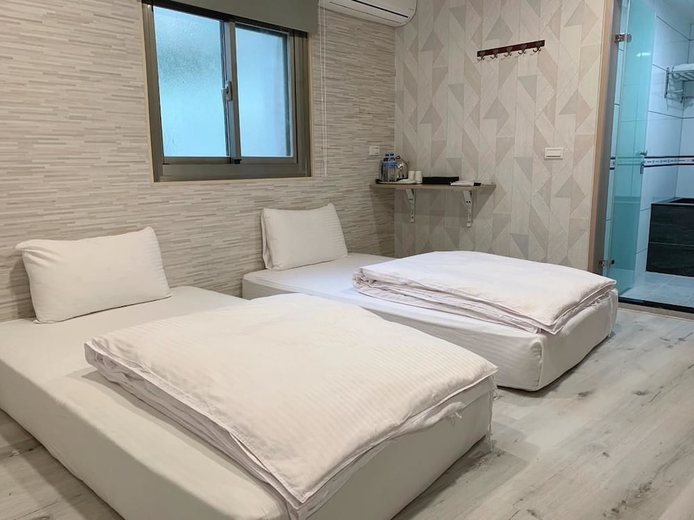 Фото Jiaoxi Hot Springs Hotel