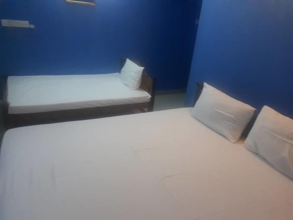 Фото Hotel Chathuna