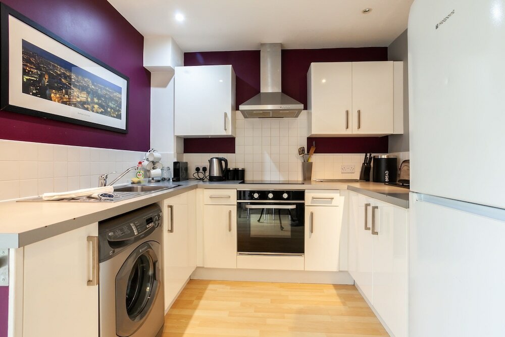 Фото Lakeside view - Manchester townhouse