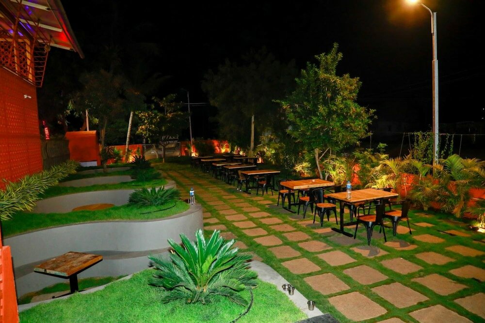 Фото Hotel Parth Residency