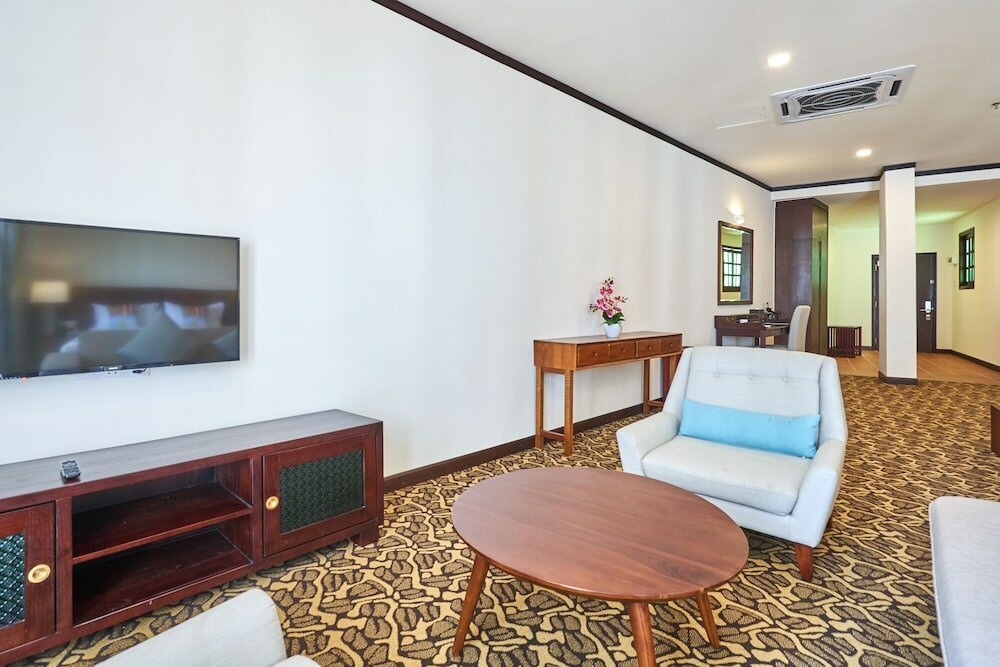 Фото Oyo Home 89378 The Platinum Suites