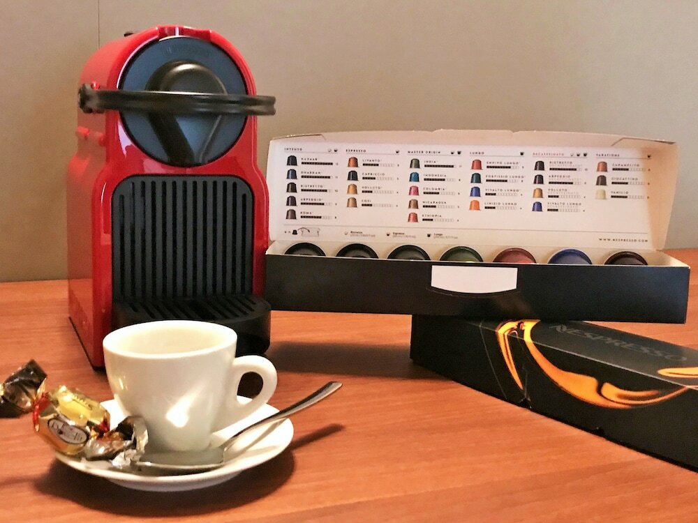 Фото Scene Suites Apartments