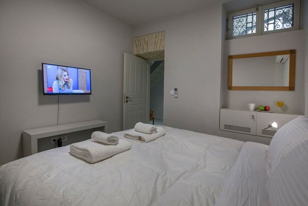 Фото Sophisticated Apartment in Syntagma by Ghh