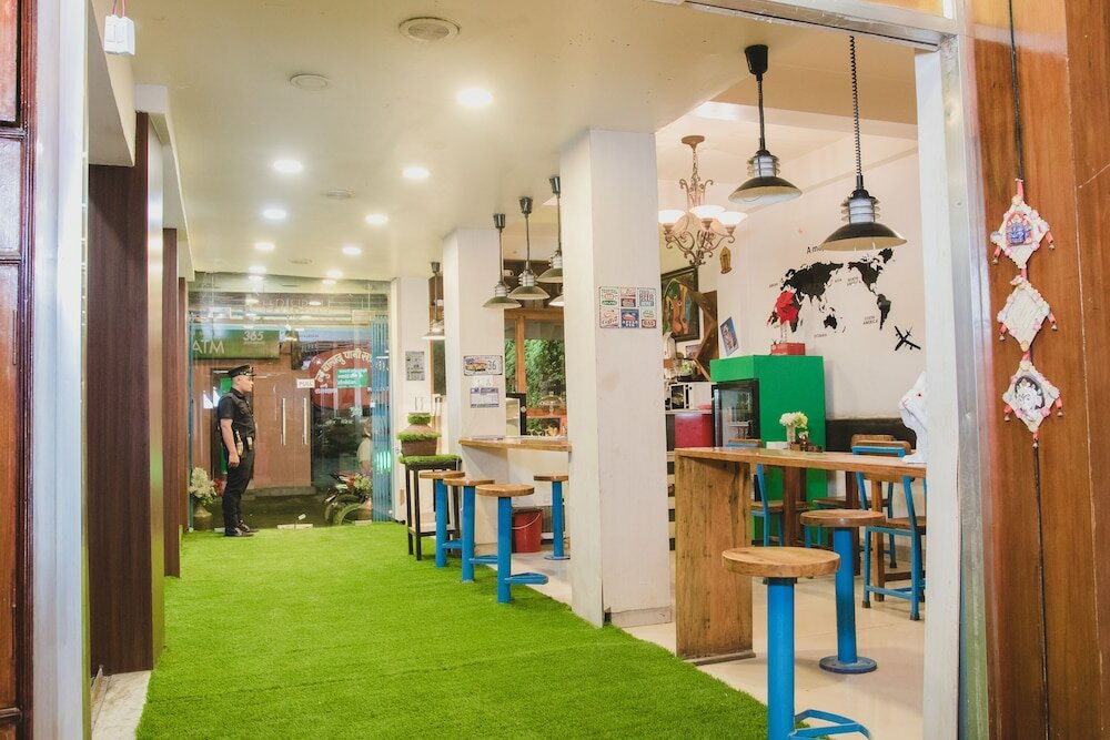 Фото Hotel Four Eyes