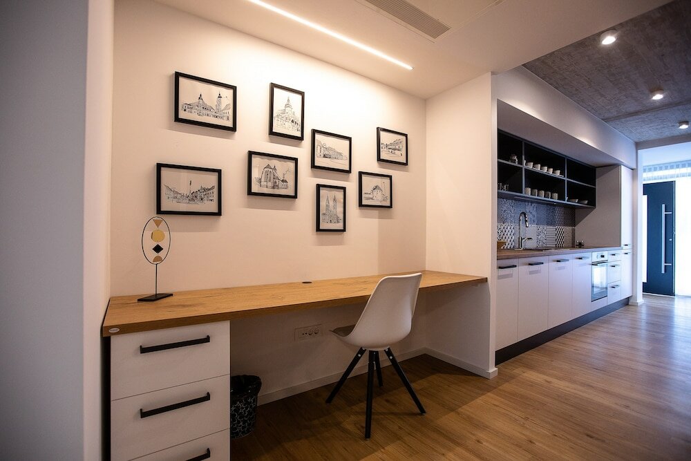 Фото Postcard City Apartments