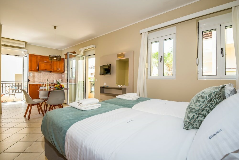 Фото Gianthea Studios and Apt