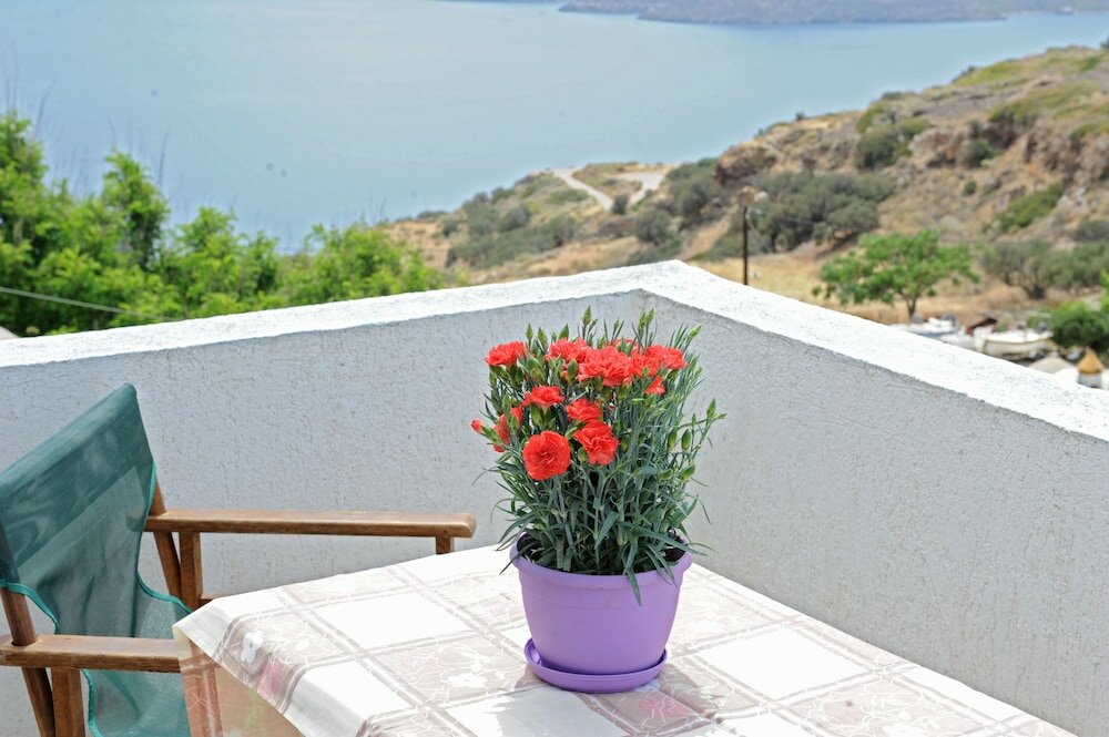 Фото Morfeas Hotel