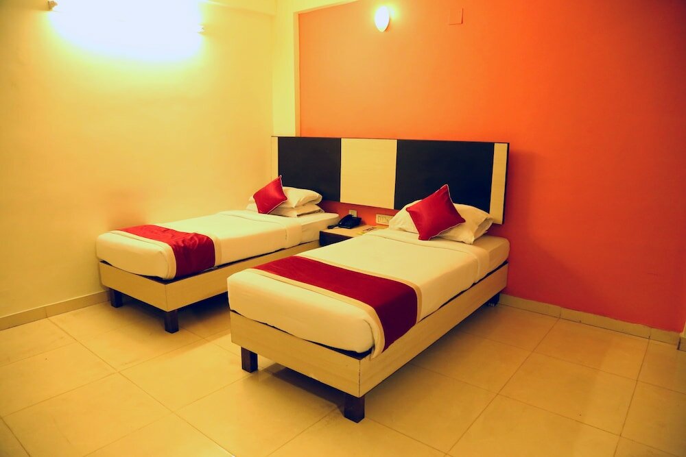 Фото Hotel Roopa