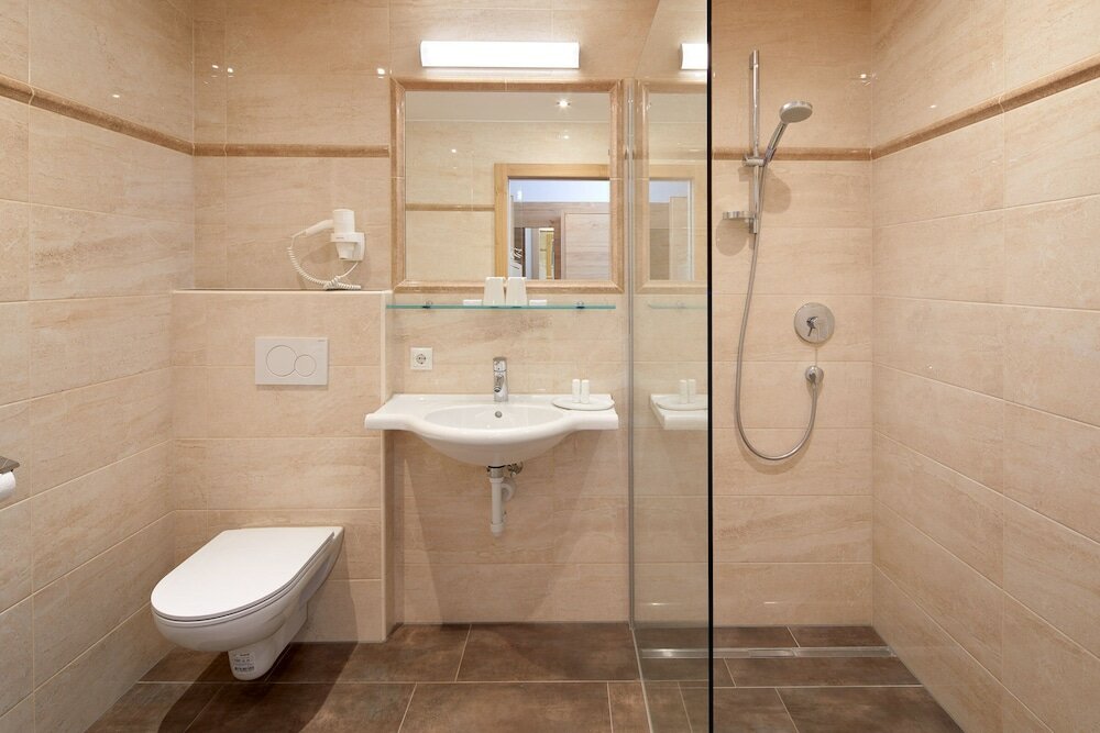 Фото Hotel Alpenhof Kristall