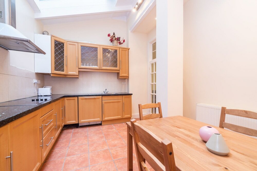 Фото Pml Apartments Elvaston Mews