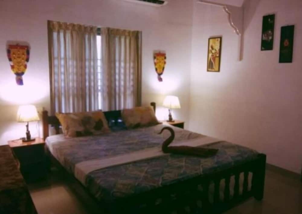 Фото M R Beach & Cottages