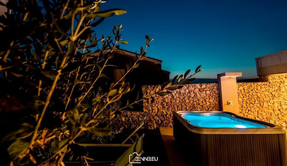 Фото Luxury Apartments Madomi