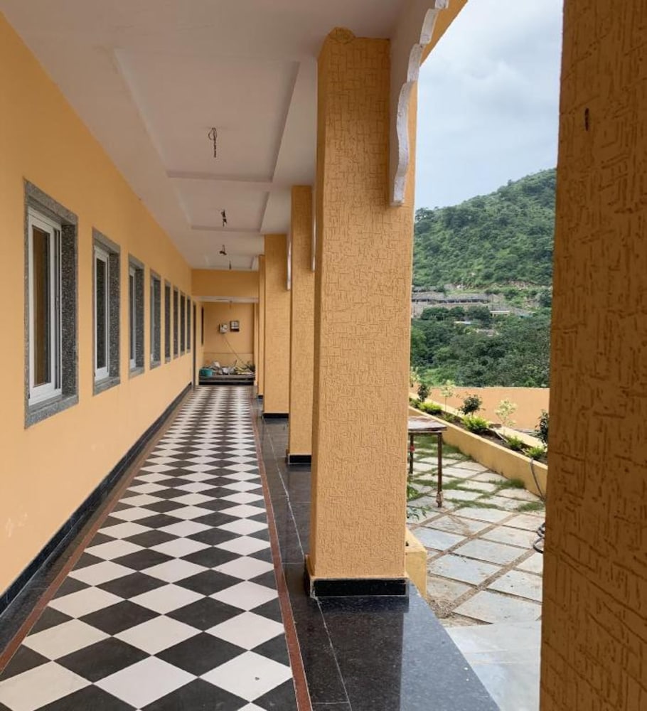 Фото Krishna Restaurants and Resorts