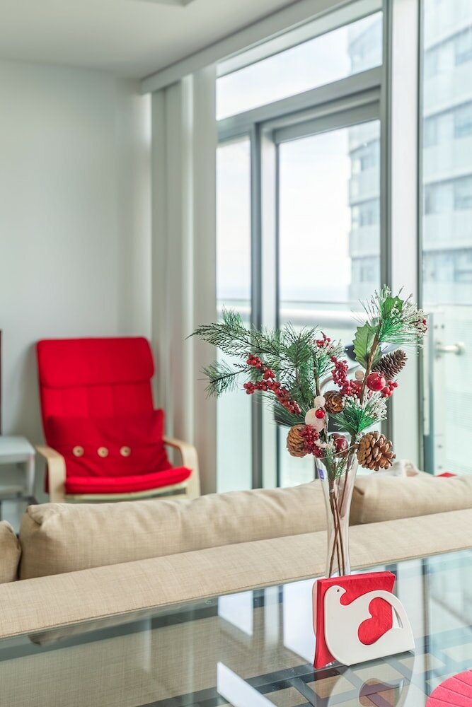 Фото Skytrees Condos at Union Station