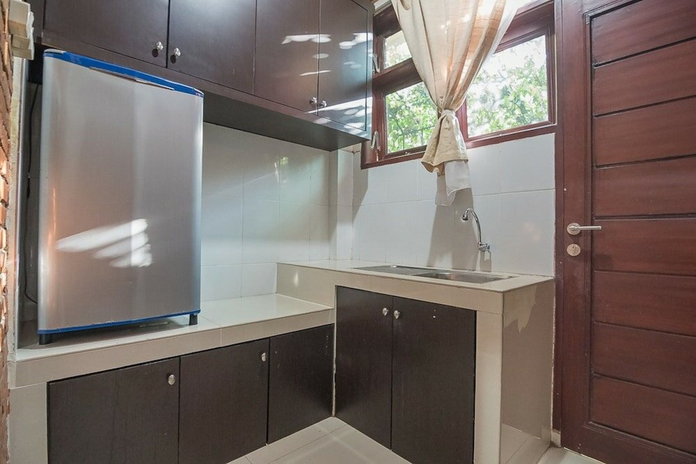 Фото RedDoorz Plus near Cambridge City Square 2