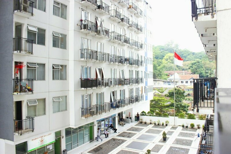 Гостиница Strategic 1br Apartment with Sofa Bed at The Jarrdin Cihampelas в Бандунге
