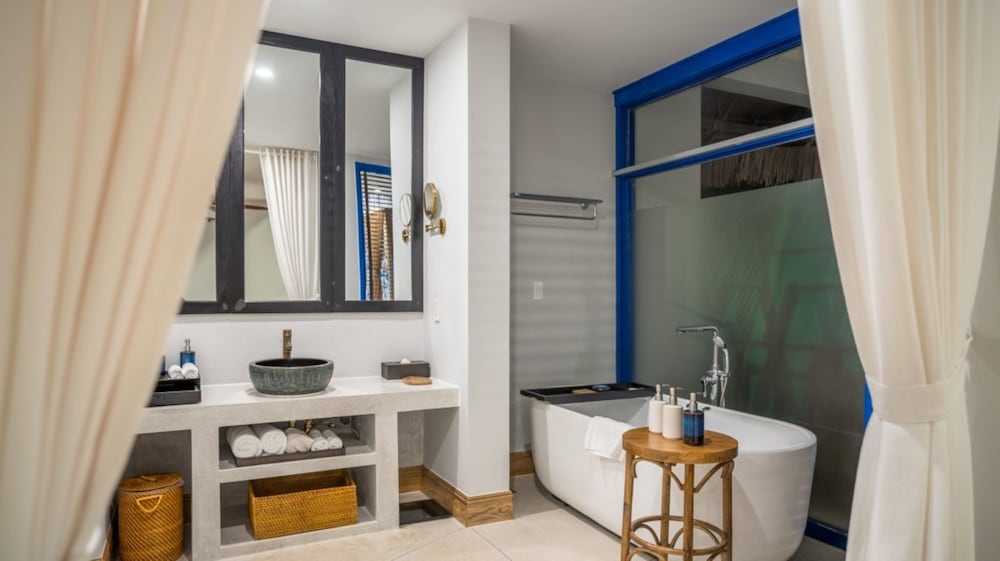 Фото L'Azure Resort and SPA