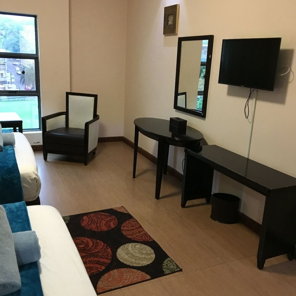 Фото Al Hamra Hotel