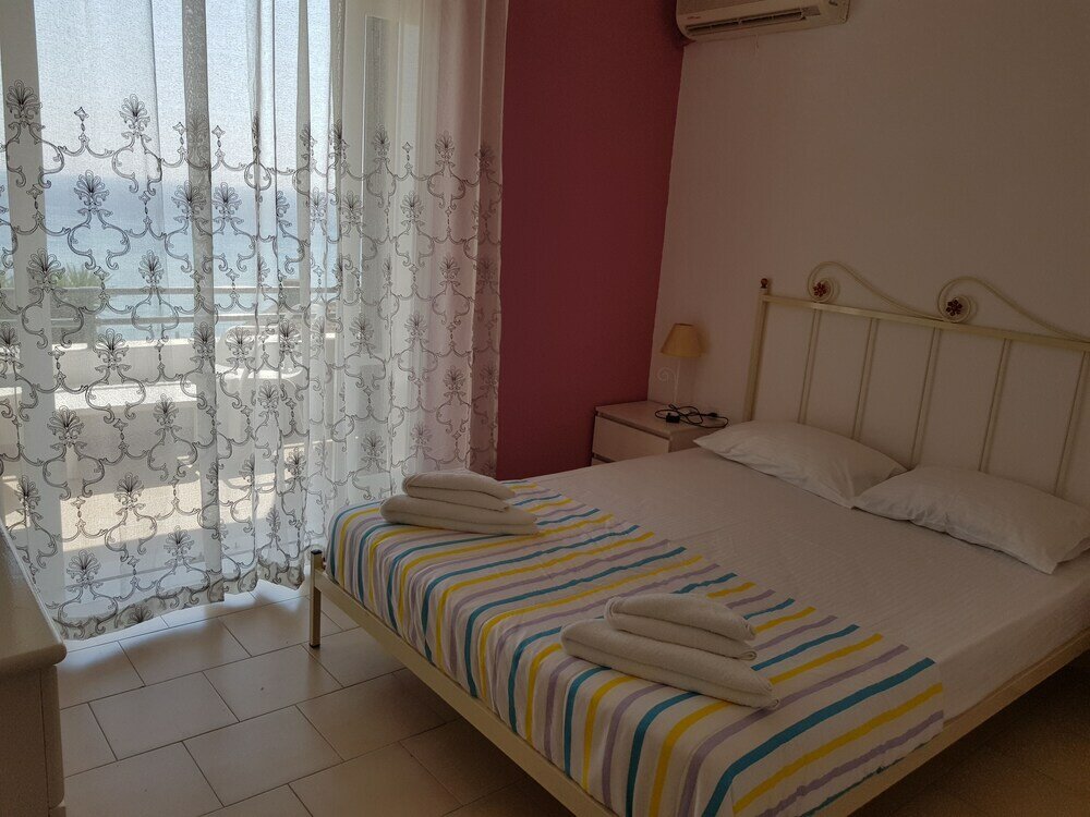 Фото Menigos A2no. 87 Seaview 2 Bedroom