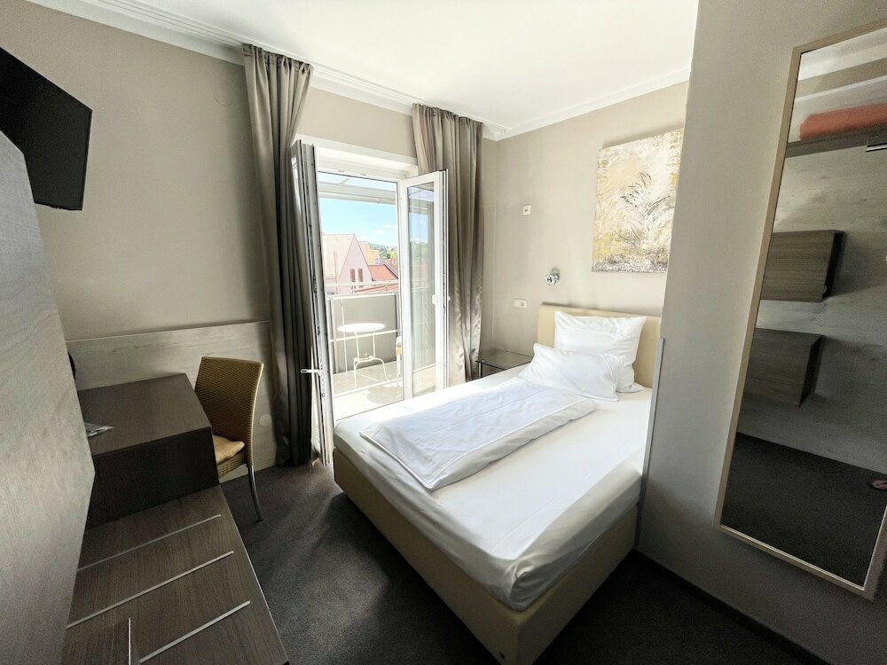 Фото Hotel Central
