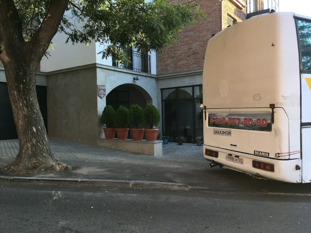 Фото Metekhi Line