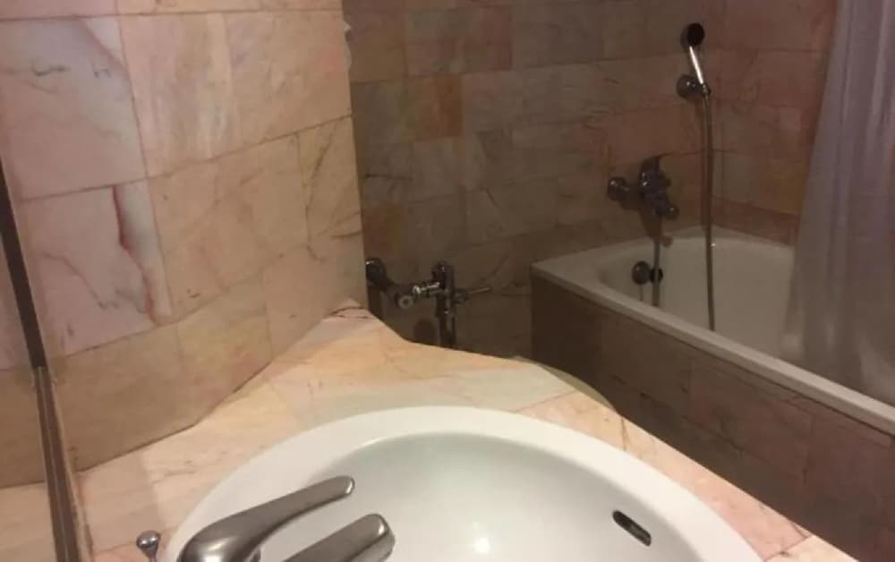 Фото Golden Grand Hotel