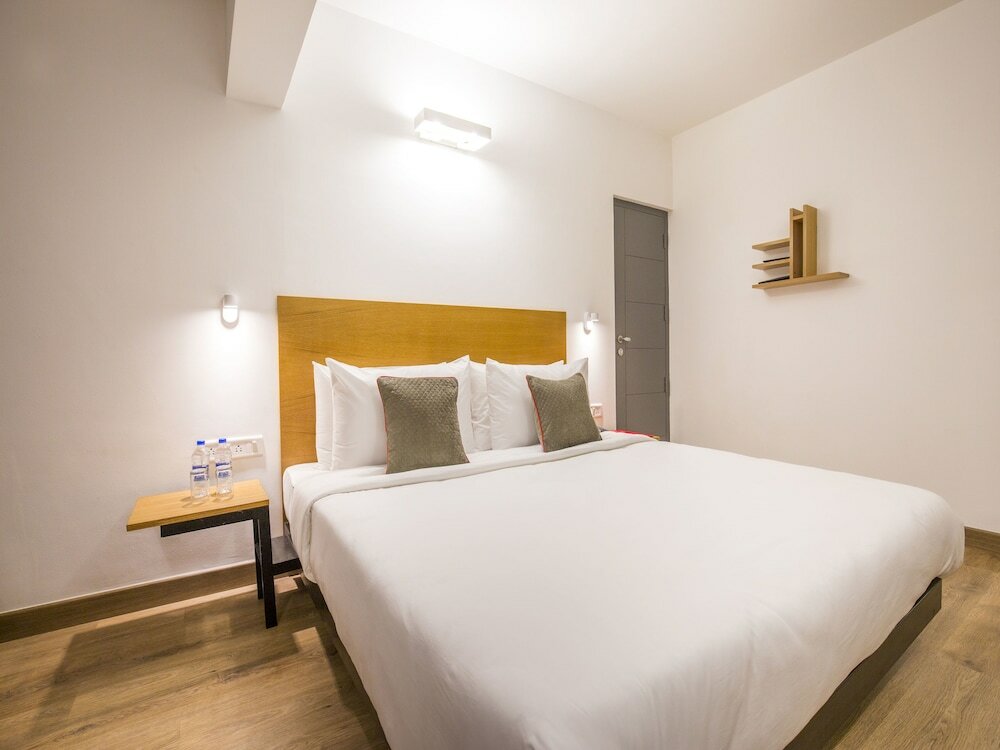 Фото Oyo Townhouse 022 Koregaon Park Pune