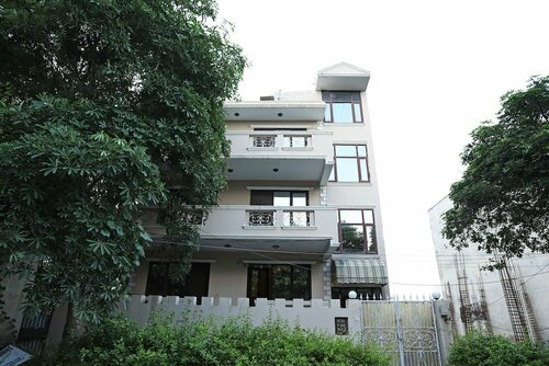 Oyo 9299 Dlf Phase 4