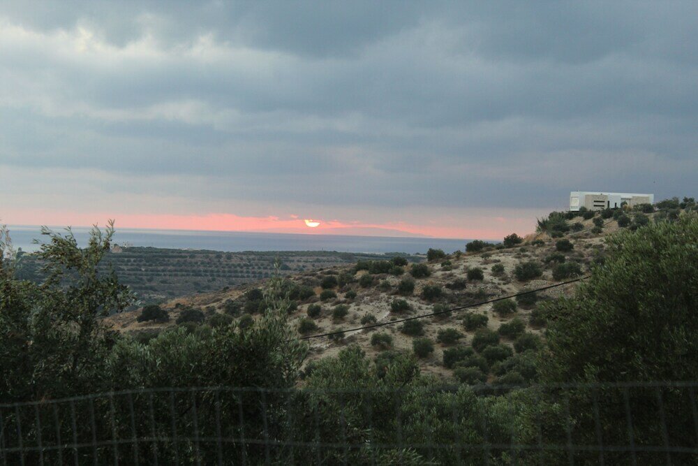 Фото To spiti tou papa sto vouno