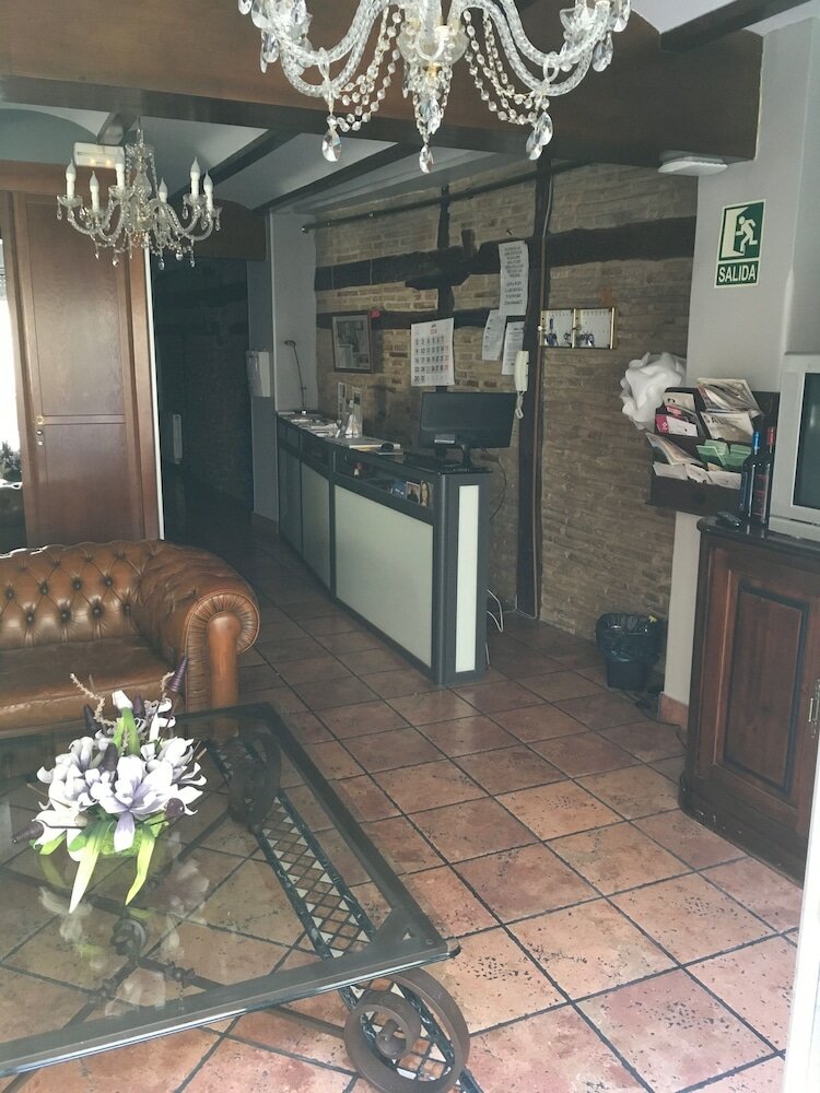 Фото Pensión La Bilbaina - Albergue Logroño