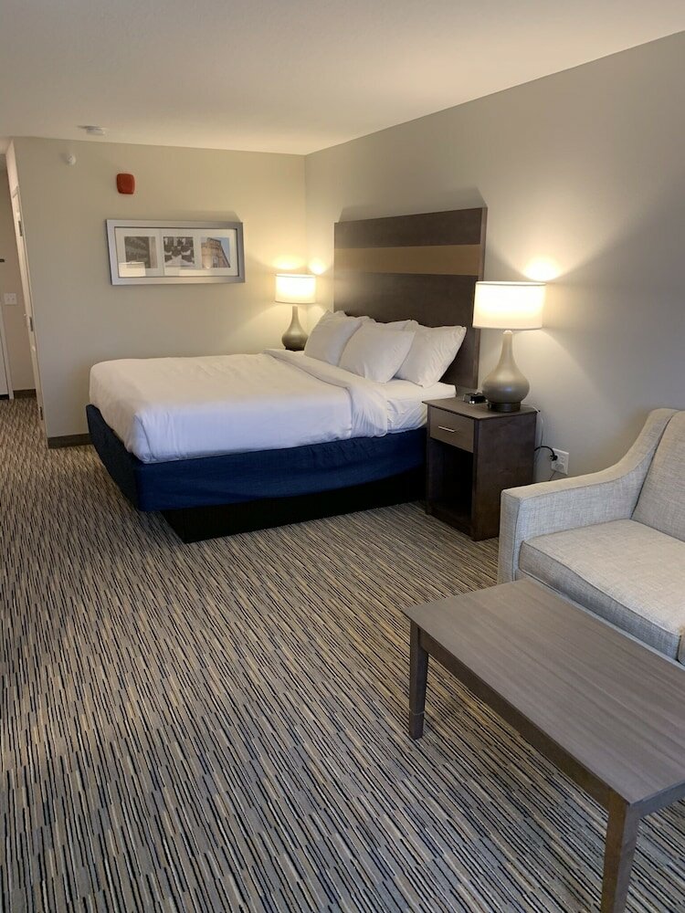 Фото GrandStay Hotel & Suites Spicer