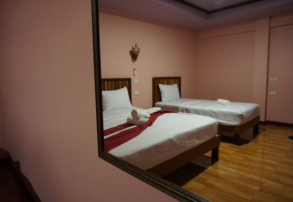 Фото Lampang Bouteak Resort